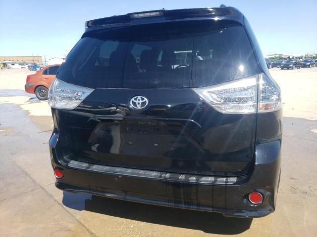 2018 Toyota Sienna SE