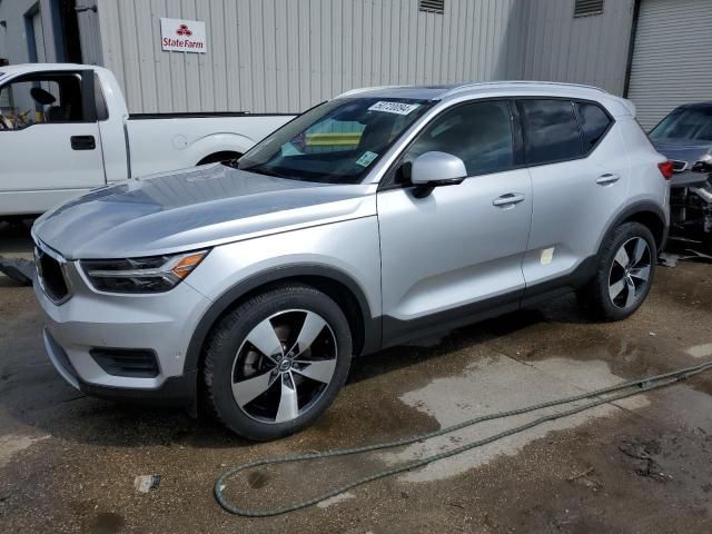 2019 Volvo XC40 T4 Momentum