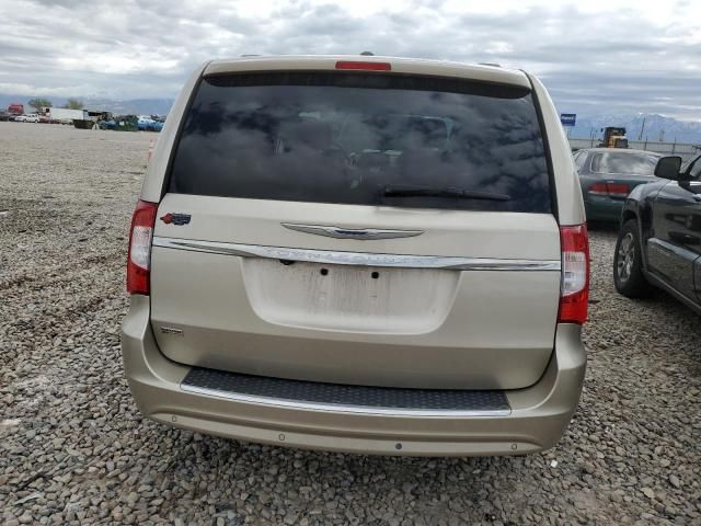 2014 Chrysler Town & Country Touring L