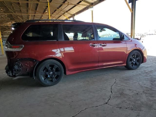 2020 Toyota Sienna SE