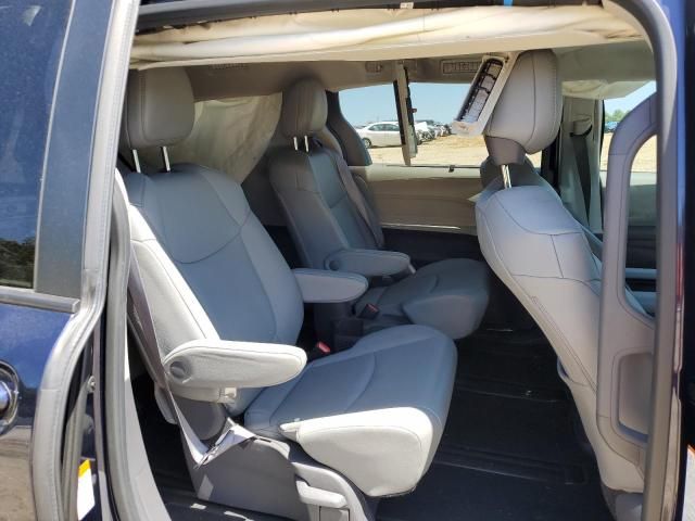 2021 Toyota Sienna XLE