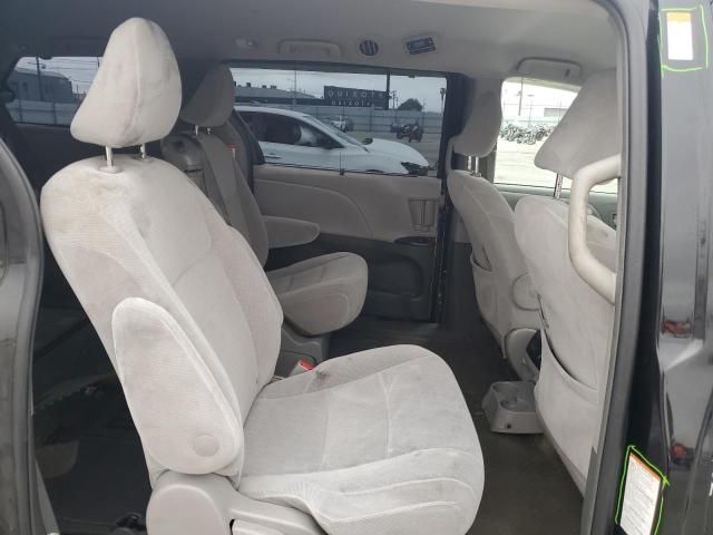 2019 Toyota Sienna LE