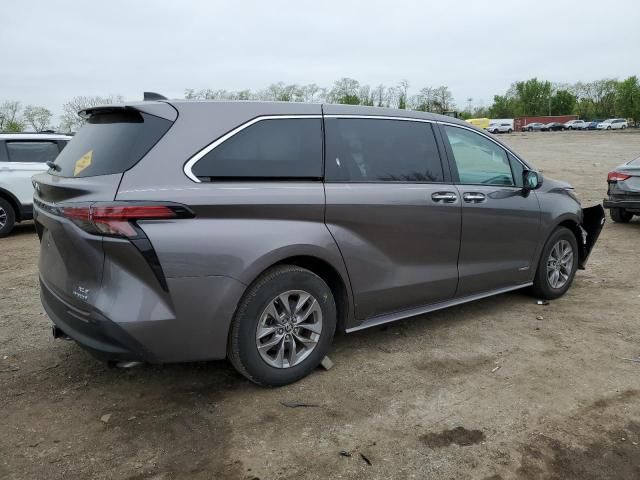 2021 Toyota Sienna XLE