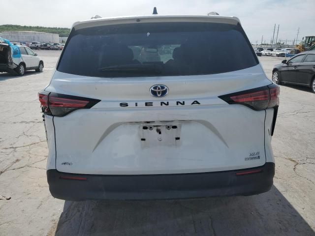 2022 Toyota Sienna XLE