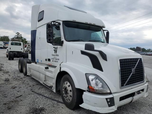 2013 Volvo VN VNL