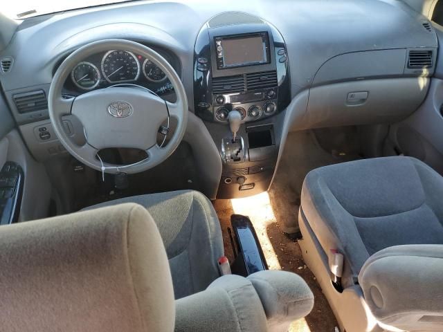 2005 Toyota Sienna CE