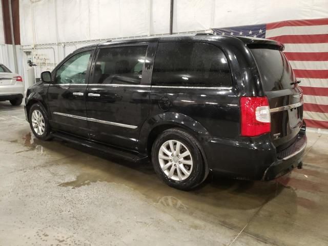 2016 Chrysler Town & Country Limited Platinum