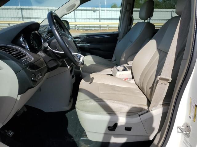 2013 Chrysler Town & Country Touring