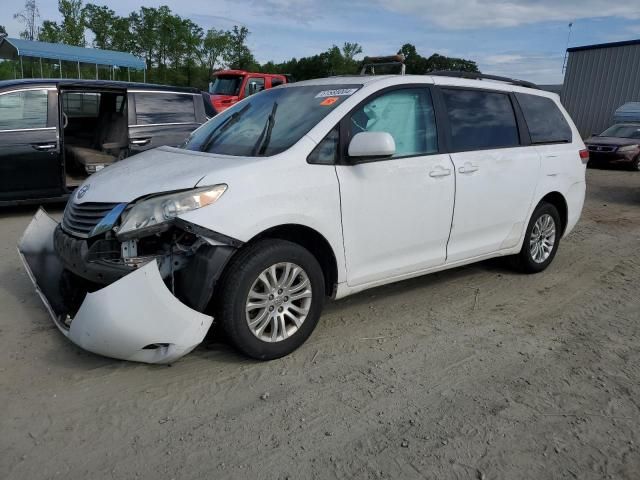 2011 Toyota Sienna XLE