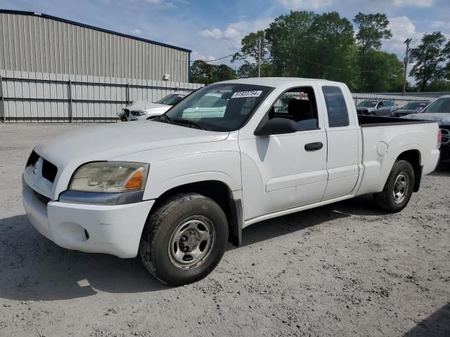 2007 Mitsubishi Raider LS