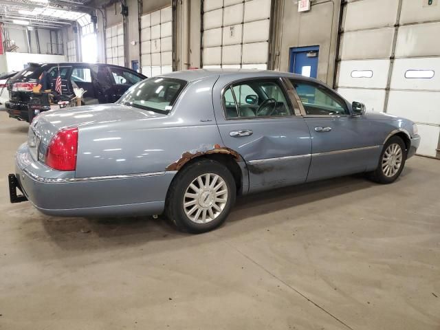 2004 Lincoln Town Car Executive