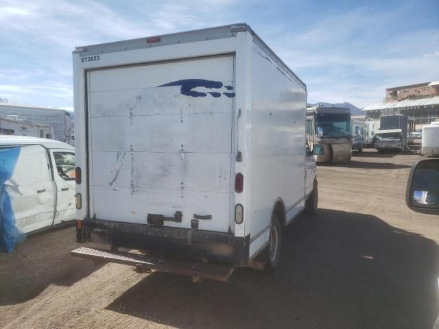 2002 Ford Econoline E350 Super Duty Cutaway Van