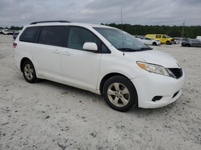 2013 Toyota Sienna LE