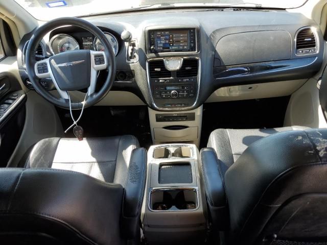 2015 Chrysler Town & Country Touring L