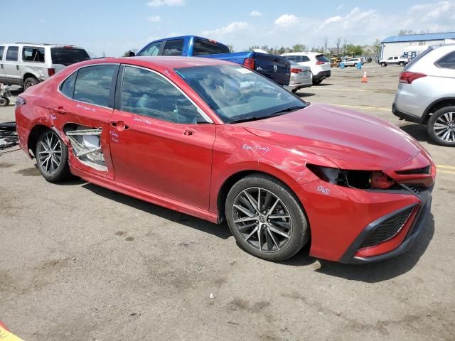 2022 Toyota Camry SE