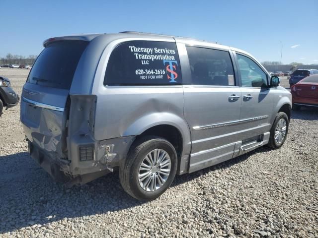 2016 Chrysler Town & Country Touring L