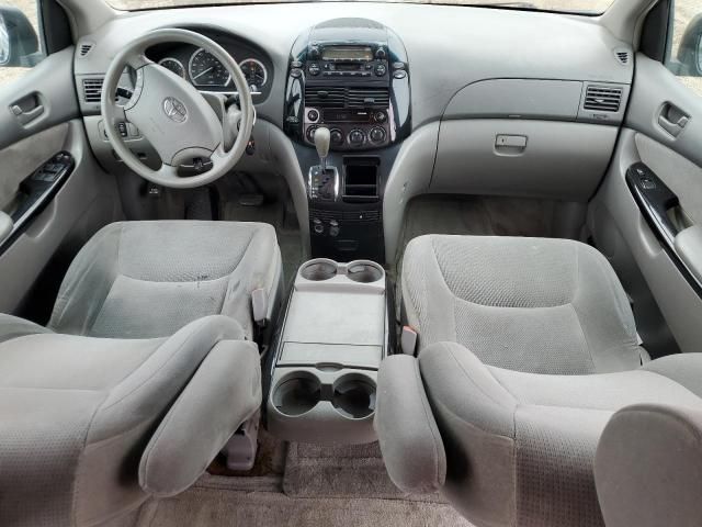 2005 Toyota Sienna CE