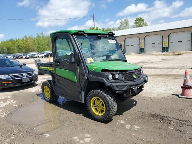 2022 John Deere XUV835R