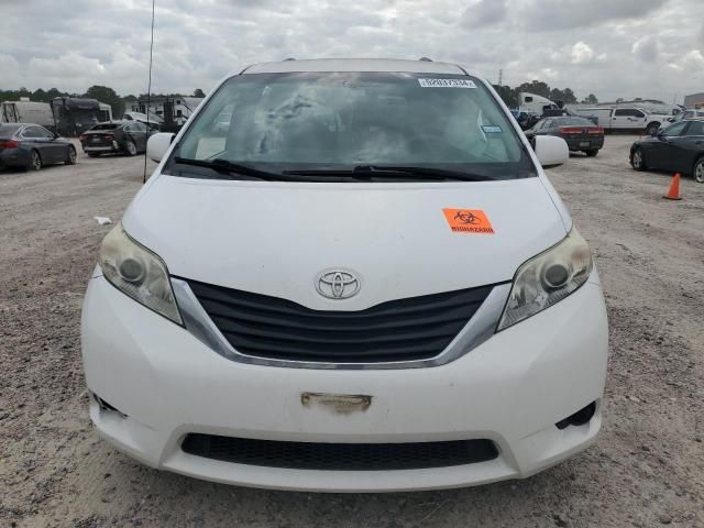 2011 Toyota Sienna LE