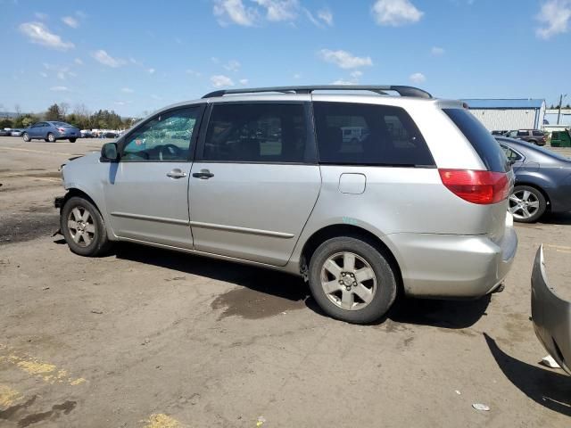 2004 Toyota Sienna CE