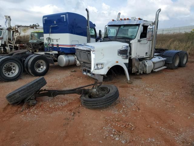 2013 Freightliner 122SD