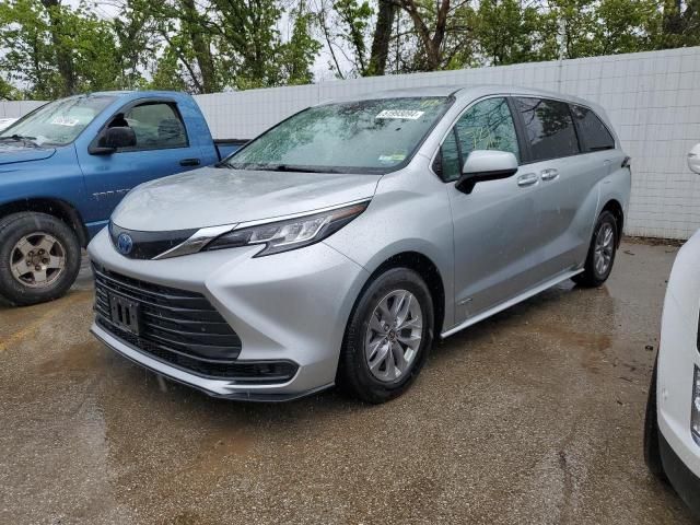 2021 Toyota Sienna LE