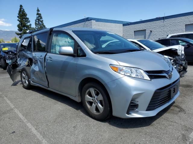 2019 Toyota Sienna LE