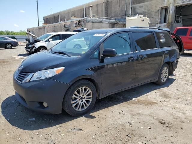 2014 Toyota Sienna XLE