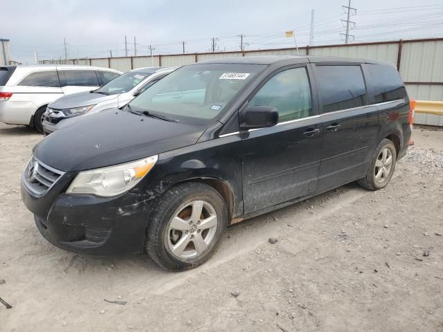 2010 Volkswagen Routan SE