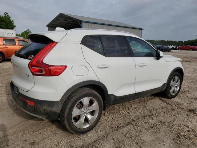 2020 Volvo XC40 T4 Momentum