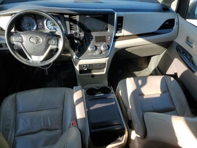 2016 Toyota Sienna XLE