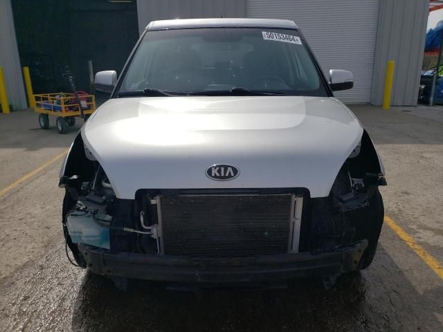 2013 KIA Soul +