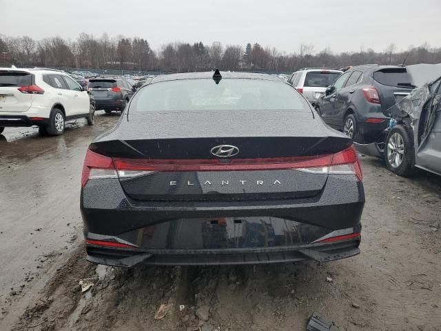 2022 Hyundai Elantra SE