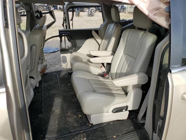 2013 Chrysler Town & Country Touring