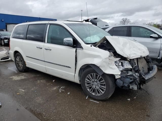 2013 Chrysler Town & Country Touring L