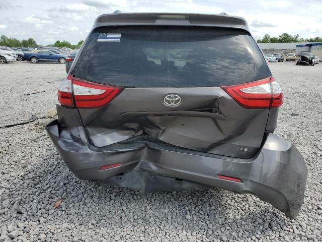 2016 Toyota Sienna LE