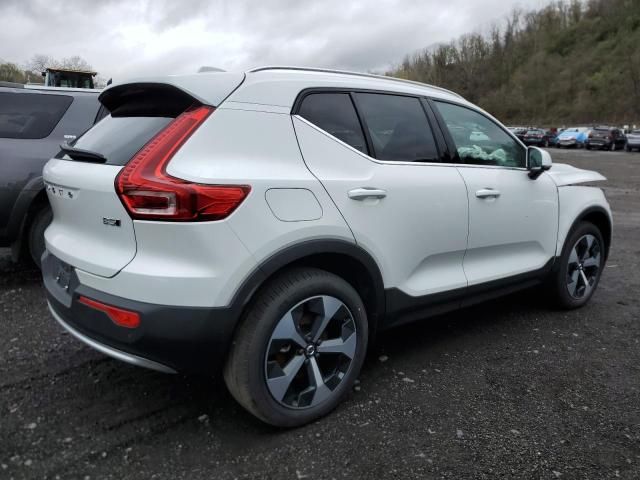 2024 Volvo XC40 Core