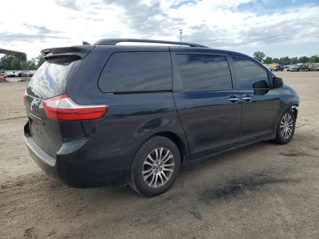 2018 Toyota Sienna XLE