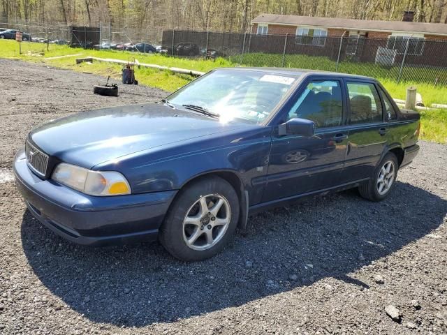 2000 Volvo S70 Base