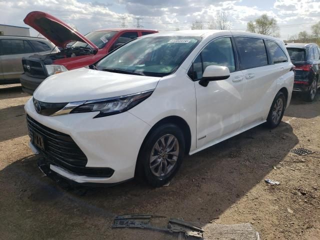 2021 Toyota Sienna LE