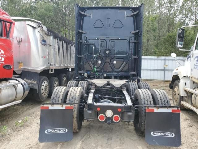 2020 Freightliner Cascadia 126