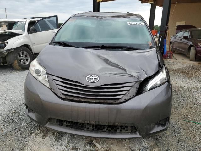 2015 Toyota Sienna LE