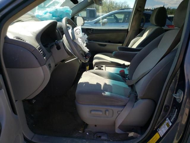 2009 Toyota Sienna CE