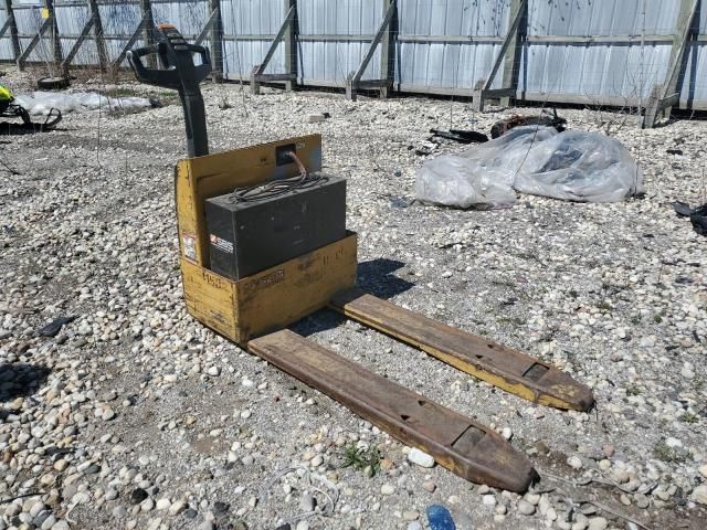 2001 Caterpillar Pallet PRO