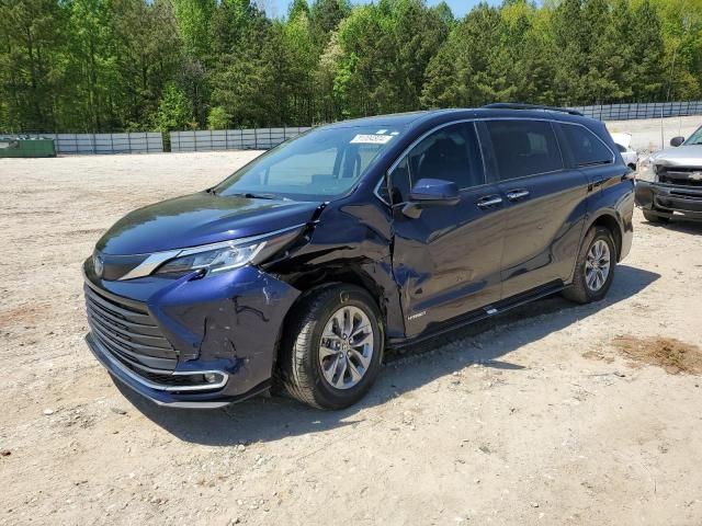 2021 Toyota Sienna XLE