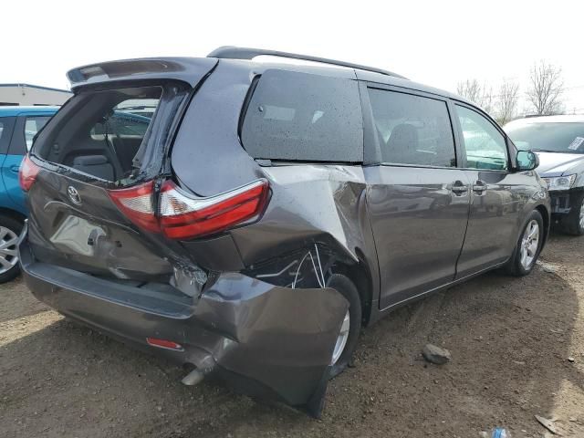 2015 Toyota Sienna LE