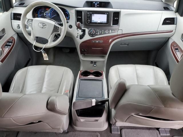 2013 Toyota Sienna XLE