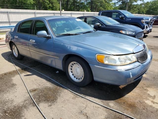 2000 Lincoln Town Car Executive