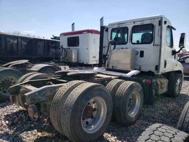 2011 Freightliner Cascadia 125