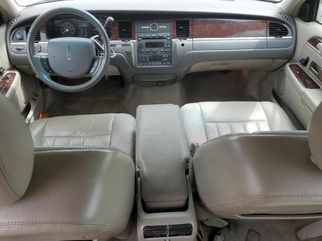 2006 Lincoln Town Car Signature